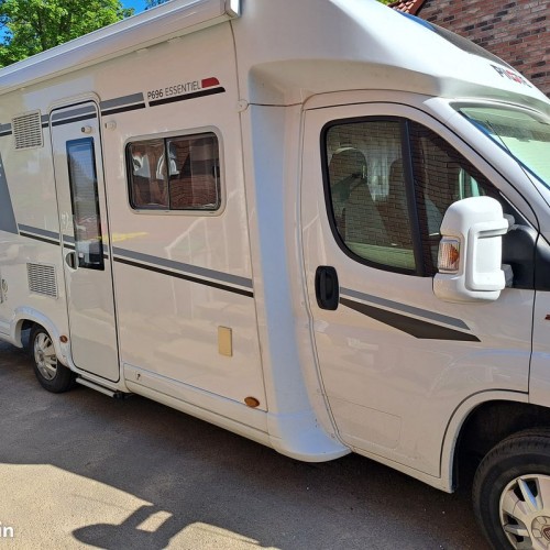 Pilote P696D Essentiel